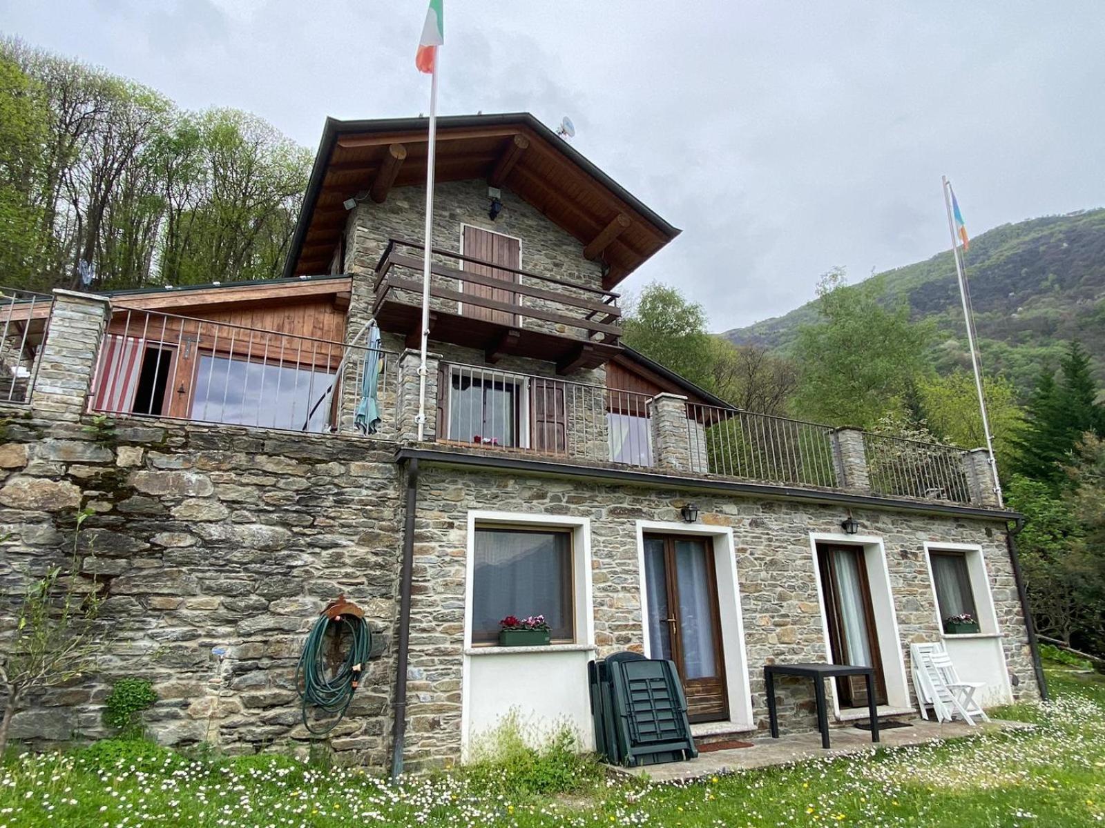 Pianello Del Lario The Happy Rooster - Villa With Big Garden מראה חיצוני תמונה
